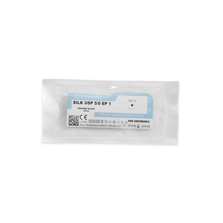 Konac silk black 4,5 cm 5/0, igla 3/8, 12 mm